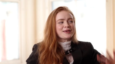 2022-07-11_-_Coveteur_-_Sadie_Sink_Shares_Her_Favorite_Pieces_in_Her_Closet_mp43704.jpg