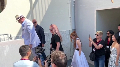 2022-09-04_-_Venice_2022_-_The_Whale_Photocall_mp40049.jpg