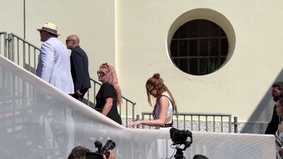 2022-09-04_-_Venice_2022_-_The_Whale_Photocall_mp40054.jpg