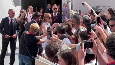 2022-09-04_-_Venice_2022_-_The_Whale_Photocall_mp40153.jpg