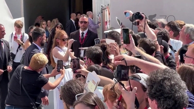 2022-09-04_-_Venice_2022_-_The_Whale_Photocall_mp40161.jpg