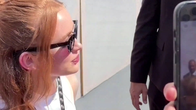 2022-09-04_-_Venice_2022_-_The_Whale_Photocall_mp40201.jpg