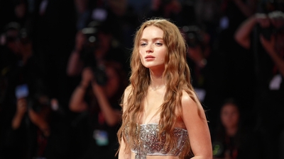 2022-09-04_-_Venice_2022_-_The_Whale_Premiere_NEW_28129_mov4629.jpg