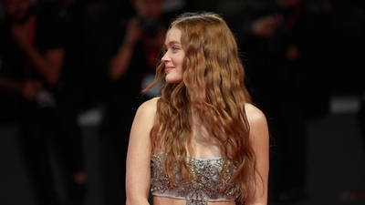 2022-09-04_-_Venice_2022_-_The_Whale_Premiere_NEW_28229_mov4660.jpg