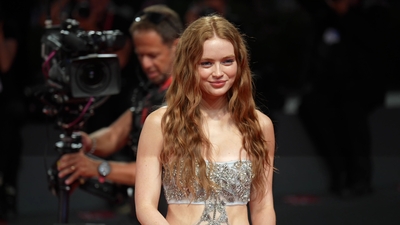 2022-09-04_-_Venice_2022_-_The_Whale_Premiere_NEW_28229_mov4671.jpg