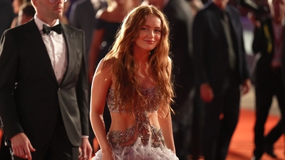 2022-09-04_-_Venice_2022_-_The_Whale_Premiere_NEW_28529_mov4715.jpg