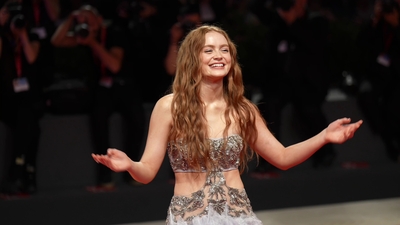 2022-09-04_-_Venice_2022_-_The_Whale_Premiere_NEW_28629_mov4734.jpg