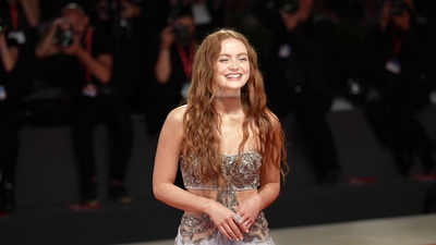 2022-09-04_-_Venice_2022_-_The_Whale_Premiere_NEW_28629_mov4737.jpg