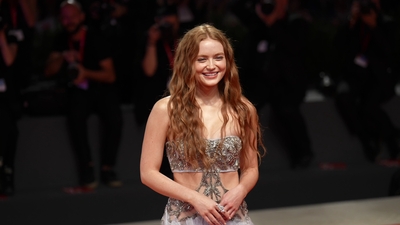 2022-09-04_-_Venice_2022_-_The_Whale_Premiere_NEW_28629_mov4738.jpg