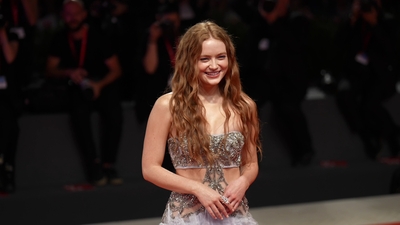 2022-09-04_-_Venice_2022_-_The_Whale_Premiere_NEW_28629_mov4739.jpg