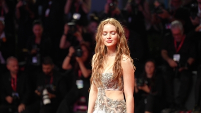2022-09-04_-_Venice_2022_-_The_Whale_Premiere_NEW_28829_mov4776.jpg