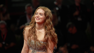 2022-09-04_-_Venice_2022_-_The_Whale_Premiere_NEW_28929_mov4789.jpg