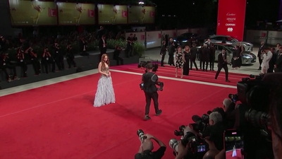 2022-09-04_-_Venice_2022_-_The_Whale_Premiere_2_mp40472.jpg
