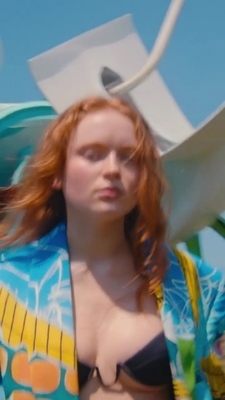 2022-09-22_-_Stella_by_Stella_2_mp42742.jpg