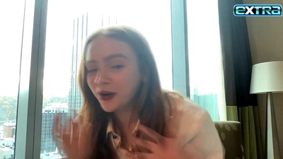 2022-11-03_-_extratv_-_Dear_Zoe_Interview_mp46428.jpg