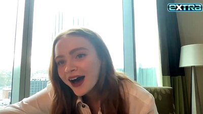 2022-11-03_-_extratv_-_Dear_Zoe_Interview_mp46467.jpg
