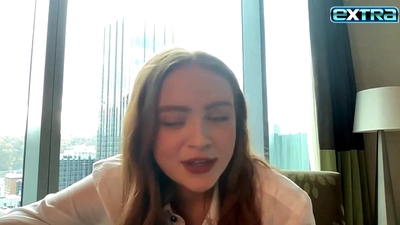 2022-11-03_-_extratv_-_Dear_Zoe_Interview_mp46469.jpg