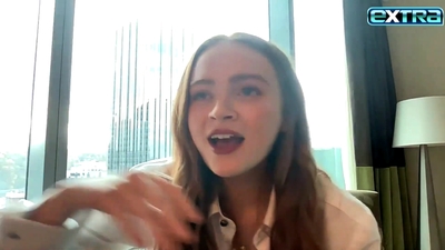 2022-11-03_-_extratv_-_Dear_Zoe_Interview_mp46475.jpg