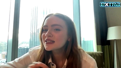 2022-11-03_-_extratv_-_Dear_Zoe_Interview_mp46477.jpg