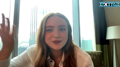 2022-11-03_-_extratv_-_Dear_Zoe_Interview_mp46479.jpg