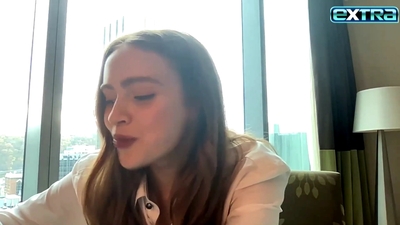 2022-11-03_-_extratv_-_Dear_Zoe_Interview_mp46517.jpg