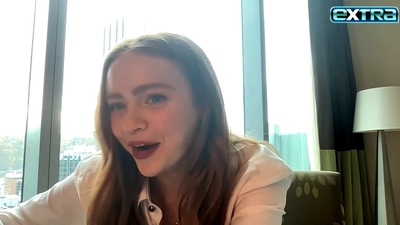 2022-11-03_-_extratv_-_Dear_Zoe_Interview_mp46520.jpg