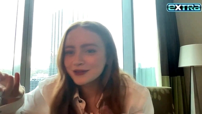 2022-11-03_-_extratv_-_Dear_Zoe_Interview_mp46532.jpg