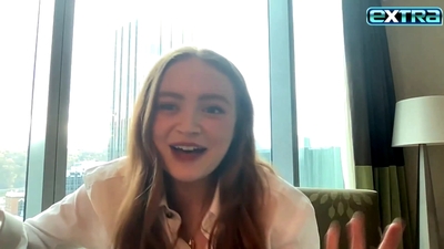 2022-11-03_-_extratv_-_Dear_Zoe_Interview_mp46533.jpg