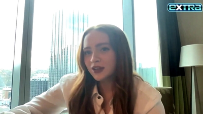 2022-11-03_-_extratv_-_Dear_Zoe_Interview_mp46565.jpg