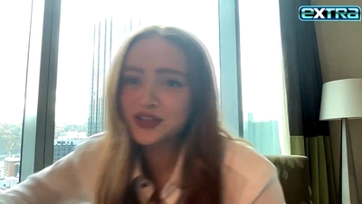 2022-11-03_-_extratv_-_Dear_Zoe_Interview_mp46569.jpg