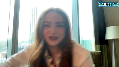 2022-11-03_-_extratv_-_Dear_Zoe_Interview_mp46570.jpg