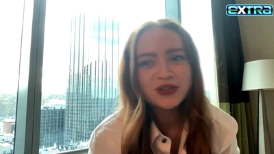 2022-11-03_-_extratv_-_Dear_Zoe_Interview_mp46572.jpg