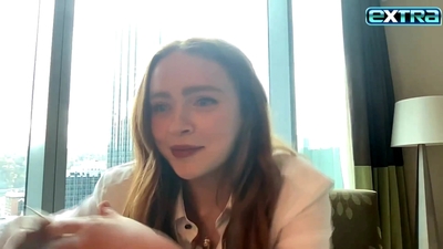2022-11-03_-_extratv_-_Dear_Zoe_Interview_mp46581.jpg