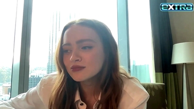2022-11-03_-_extratv_-_Dear_Zoe_Interview_mp46582.jpg