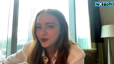 2022-11-03_-_extratv_-_Dear_Zoe_Interview_mp46586.jpg