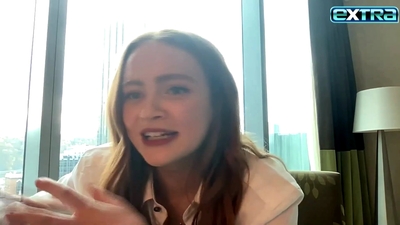 2022-11-03_-_extratv_-_Dear_Zoe_Interview_mp46589.jpg