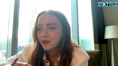 2022-11-03_-_extratv_-_Dear_Zoe_Interview_mp46590.jpg