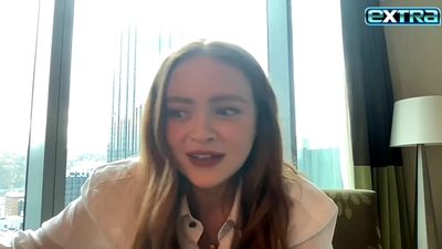 2022-11-03_-_extratv_-_Dear_Zoe_Interview_mp46614.jpg