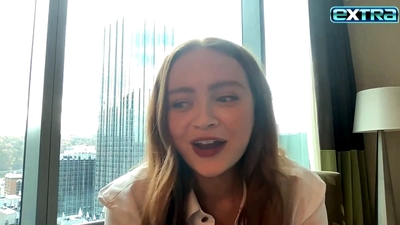 2022-11-03_-_extratv_-_Dear_Zoe_Interview_mp46662.jpg