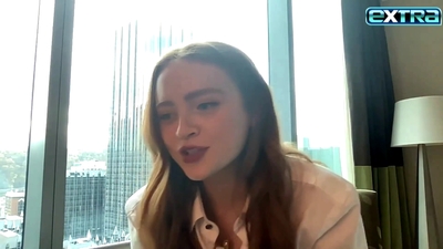 2022-11-03_-_extratv_-_Dear_Zoe_Interview_mp46680.jpg