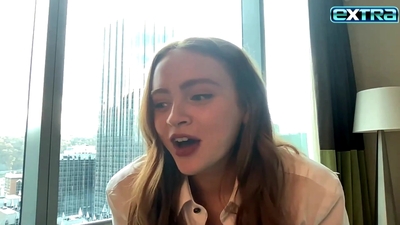 2022-11-03_-_extratv_-_Dear_Zoe_Interview_mp46685.jpg