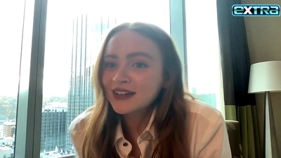 2022-11-03_-_extratv_-_Dear_Zoe_Interview_mp46689.jpg
