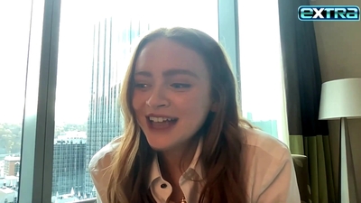 2022-11-03_-_extratv_-_Dear_Zoe_Interview_mp46690.jpg