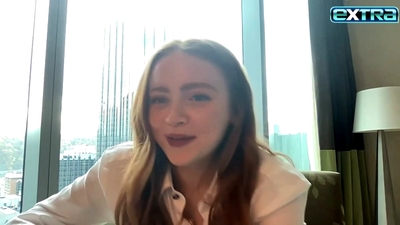 2022-11-03_-_extratv_-_Dear_Zoe_Interview_mp46713.jpg