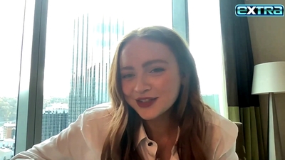 2022-11-03_-_extratv_-_Dear_Zoe_Interview_mp46717.jpg