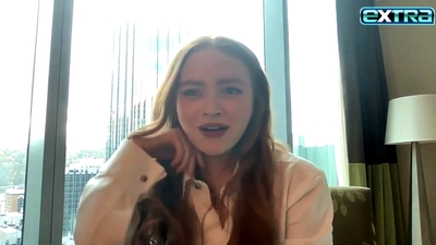 2022-11-03_-_extratv_-_Dear_Zoe_Interview_mp46733.jpg