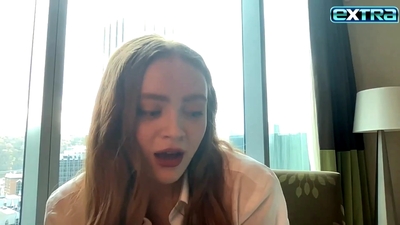 2022-11-03_-_extratv_-_Dear_Zoe_Interview_mp46759.jpg