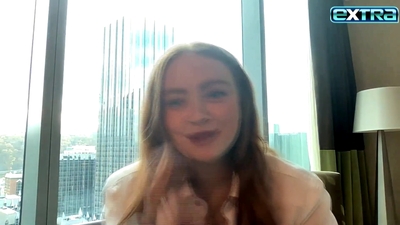 2022-11-03_-_extratv_-_Dear_Zoe_Interview_mp46762.jpg