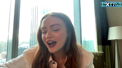 2022-11-03_-_extratv_-_Dear_Zoe_Interview_mp46779.jpg