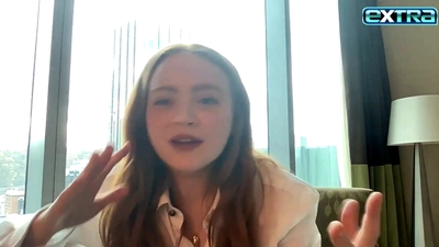 2022-11-03_-_extratv_-_Dear_Zoe_Interview_mp46781.jpg
